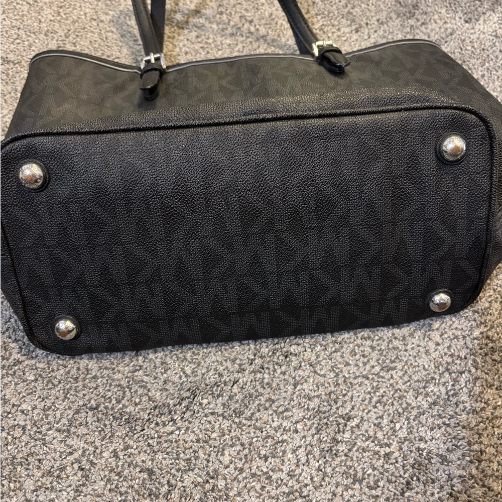 Michael Kors Jet Set Medium Tote Bag - Picture 5 of 7